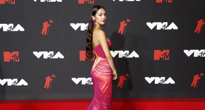 Inilah Tampilan Karpet Merah VMA MTV 2021 yang Mengesankan, Seperti Biasa