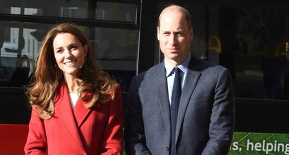 Kate Middleton Kenakan Jubah Merah Rancangan Alexander McQueen di Stasiun Waterloo