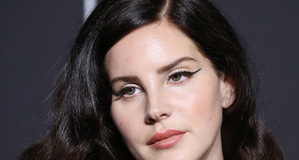 Lana Del Rey Dikritik Karena Unggahan Foto Terbarunya