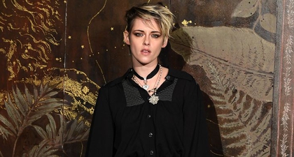 Kristen Stewart Tampil Memukau dengan Celana Pendek