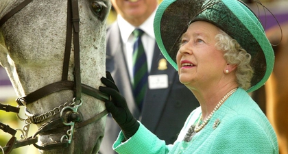 Ratu Elizabeth Menunggang Kuda Setiap Hari Selama Karantina