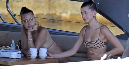 Bella Hadid dan Hailey Bieber terlihat Bersantai di Italia