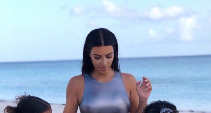 Baju Renang Kembar Kim Kardashian dan Anak-Anaknya di Bahama