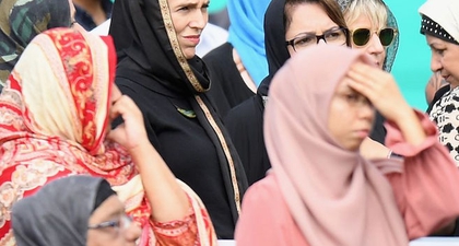 Wanita di New Zealand Mengenakan Hijab Sebagai Penghormatan