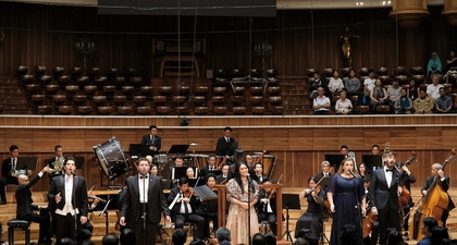 "Duet" Anggun Bersama Pavarotti di Konser Musik Klasik
