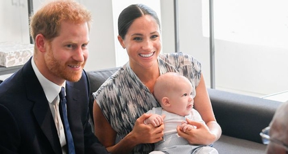 Meghan dan Harry Pulang ke Inggris dengan Pesawat Komersil