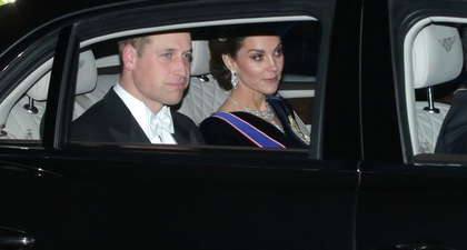 Kate Middleton Mengenakan Sejumlah Lencana Kerajaannya 