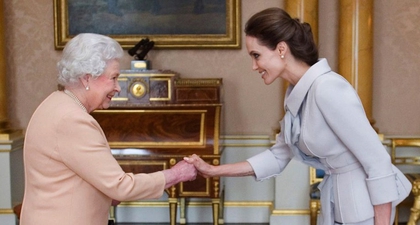 Pakaian 32 Selebriti Saat Bertemu Ratu Elizabeth