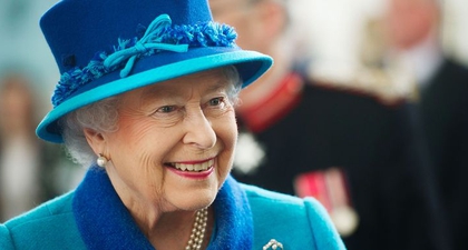 Ratu Elizabeth Ternyata Sering Merias Wajahnya Sendiri!