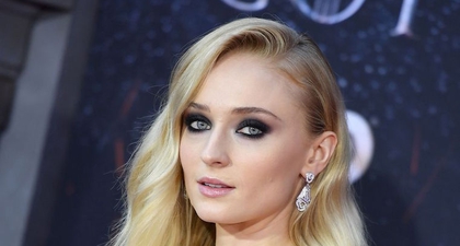 Sophie Turner Membuka Cerita Tentang Kesehatan Mentalnya