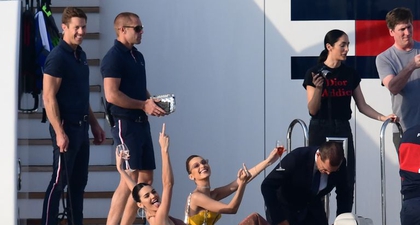 Intip Kendall Jenner dan Bella Hadid Berpesta di Atas Yacht