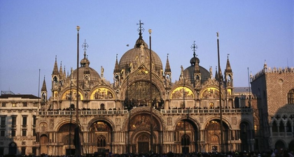 Bottega Veneta Memulihkan St. Mark's Basilica Setelah Banjir