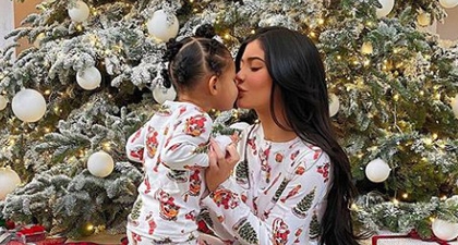 Kylie Jenner Beri Cincin Berlian untuk Stormi di Hari Natal